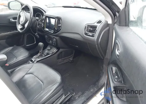 2018 Jeep Compass Limited 4X4 z USA, uszkodzony, nr VIN 3C4NJDCB4JT101165